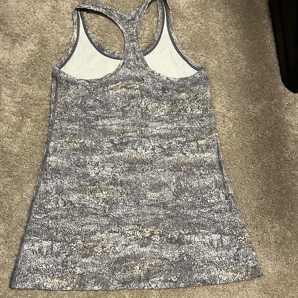 Lululemon Tank Size 6 - Picture 2 of 3